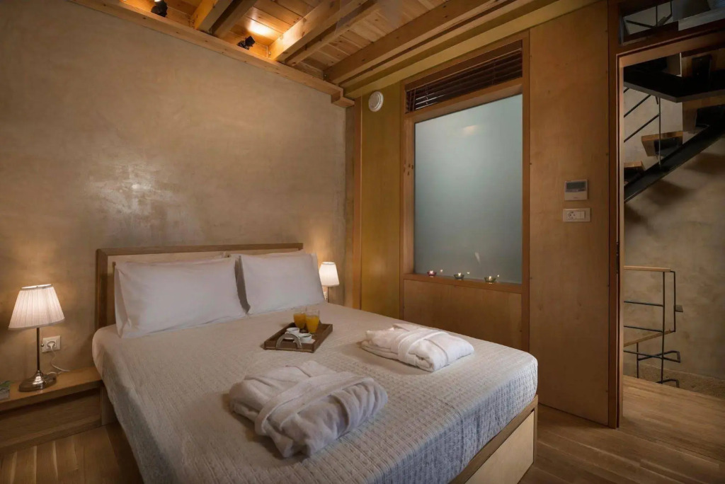 Neoria Houses