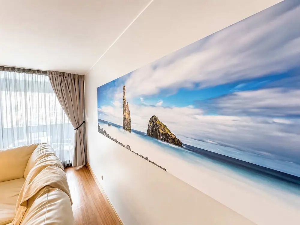 Hillside Elegance Apartment