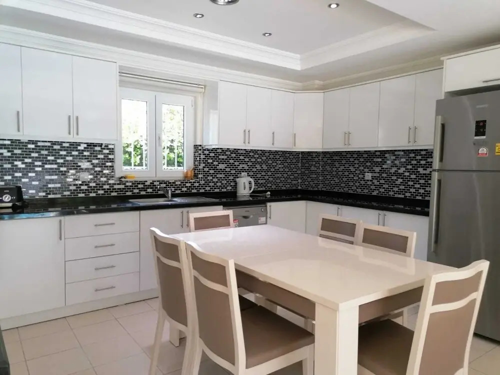 Crown Villa 2