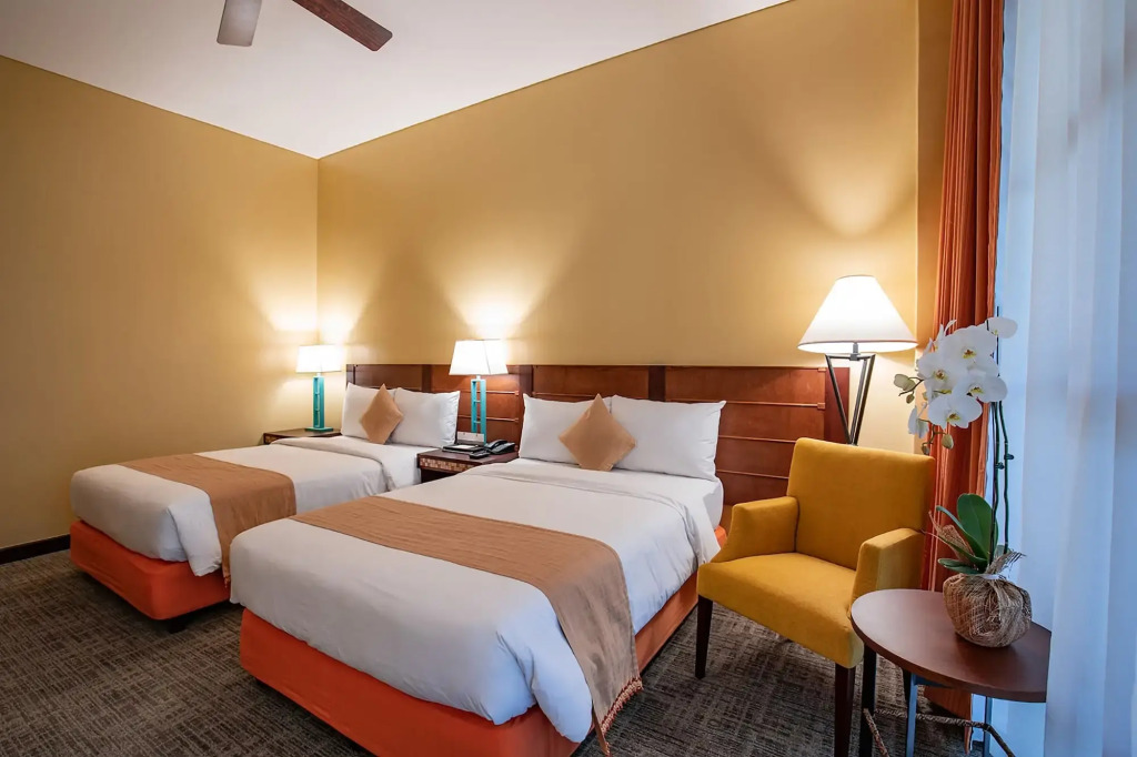 Отель John Hay Hotels Forest Wing
