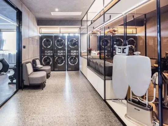Atour Hotel Nanjing Jiangning University Town Hushan Road
