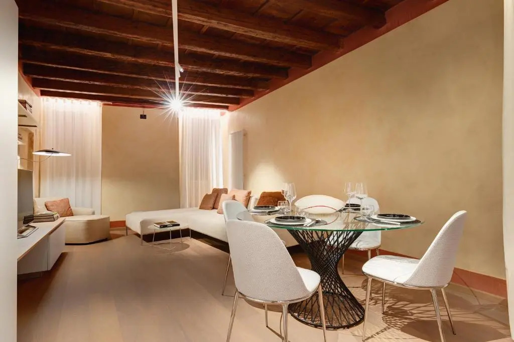 1881 LUXURY SUITES