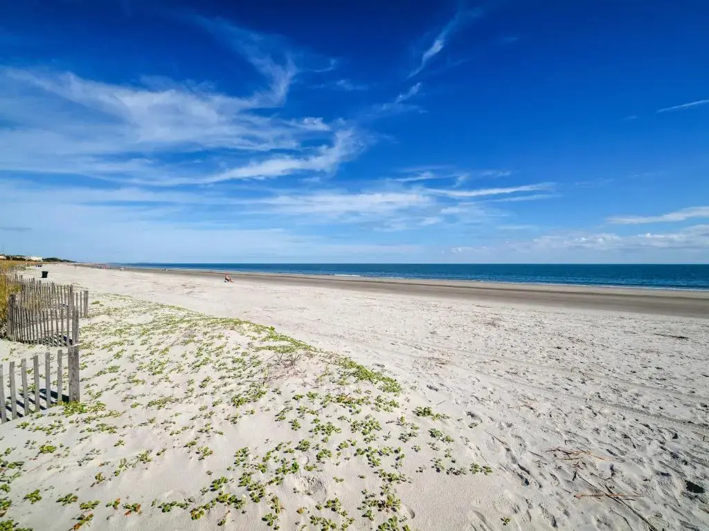 Beach & Tennis Admirals Row 105, Ocean Front, 1 Bedroom, 2 Pools, Tennis