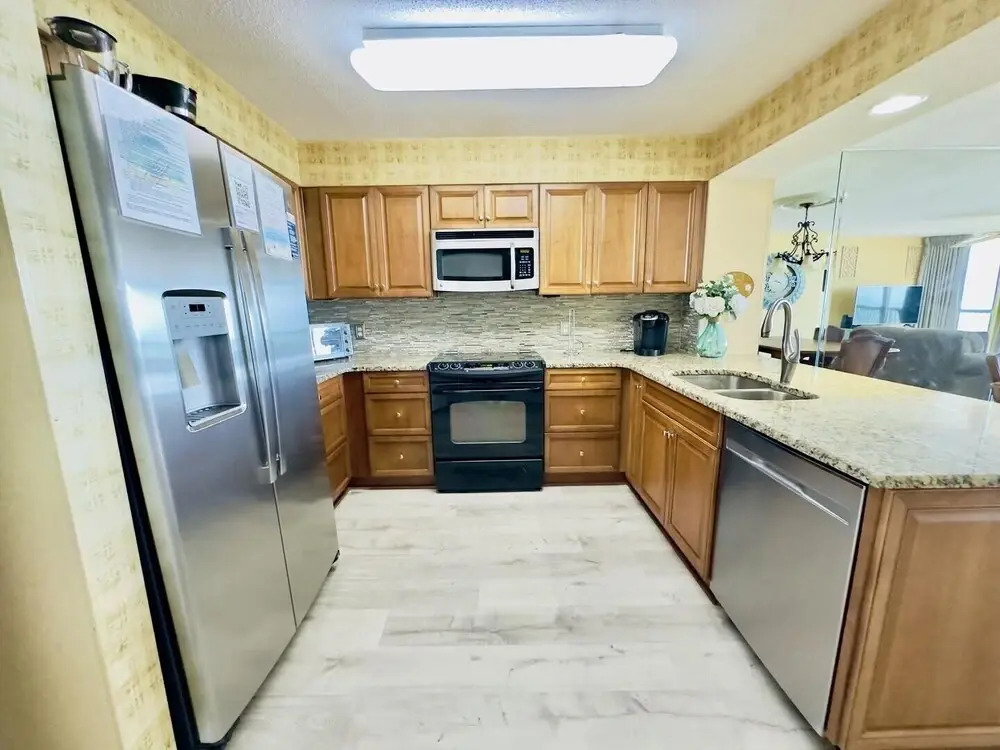 Ashworth 1407 3 Bedroom Condo by RedAwning, North Myrtle Beach