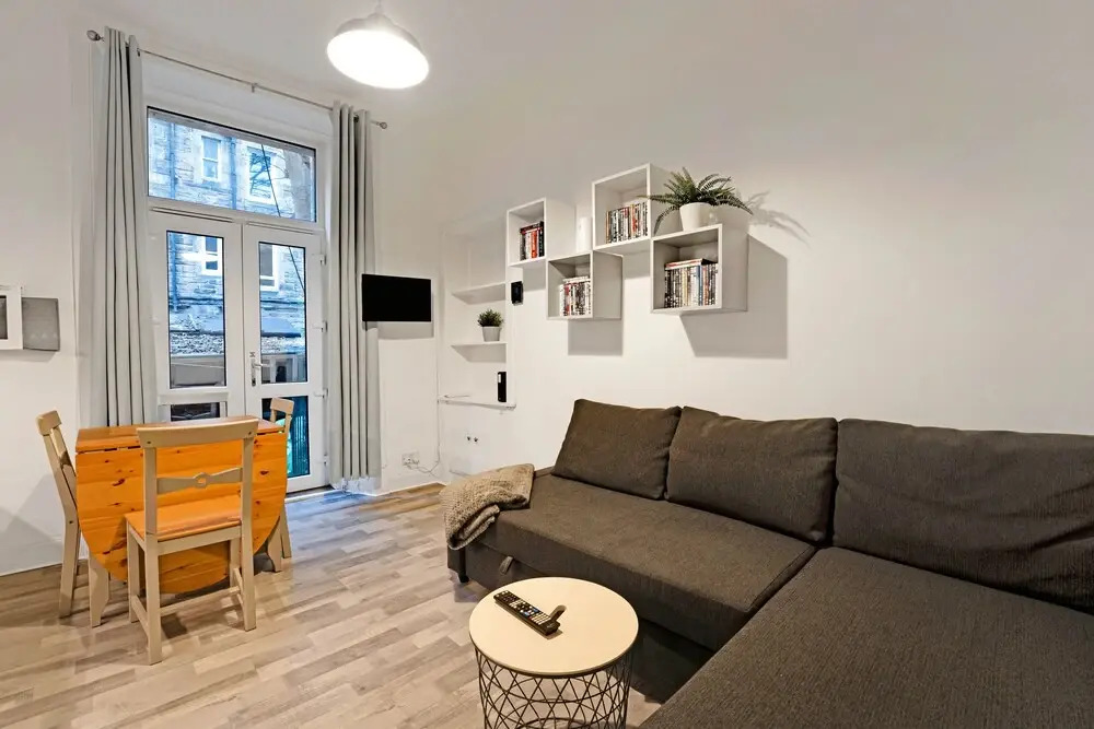 Central and Modern with a Garden