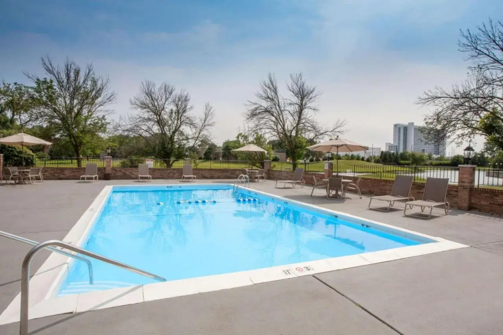 BEST WESTERN PLUS Schaumburg Hotel