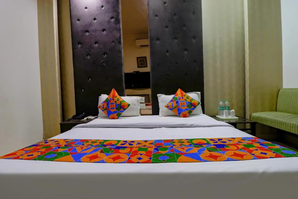 FabHotel Yug Villa