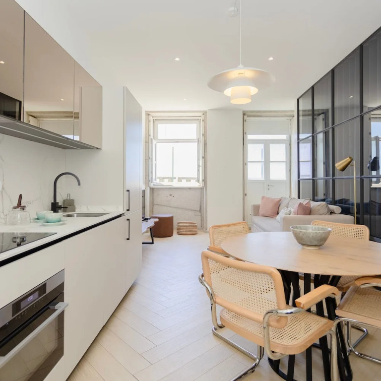 Liiiving in Porto - Modern Coastline Apartment