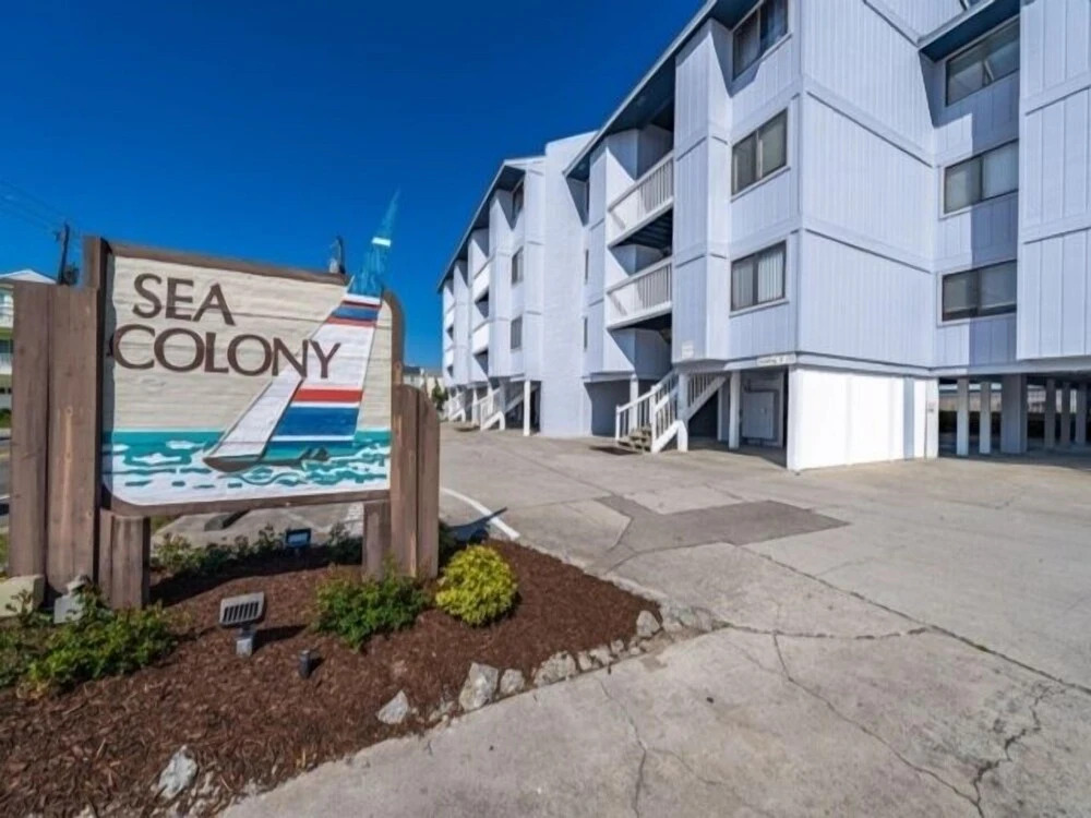 Conched Out - Feel The Ocean Breezes As You Relax On The Deck Overlooking The Lovely Carolina Beach Coastline 2 Bedroom Condo by RedAwning