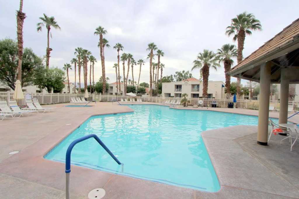 Desert Breezes Resort
