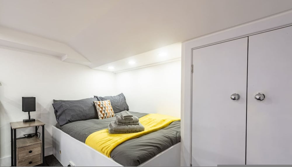 Studio in Central Reading- Next to Town Centre