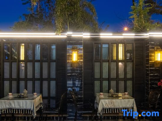 Floral Hotel· Sea Park No.2 Hotel(Weihai Railway Station)
