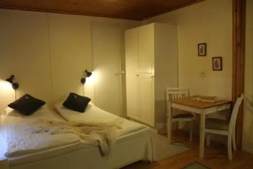 B&B RukaTupa