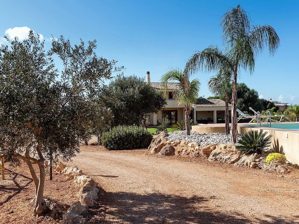 Wonderful Villa With Swimming Pool Nearby Marsala, Just 5km From the Sea!