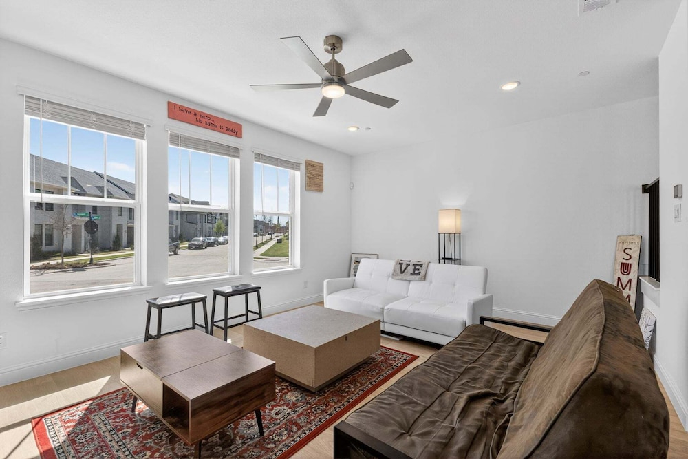 Private Escape Near Dfw Fort Worth At&t Fifa 2 Bedroom Home