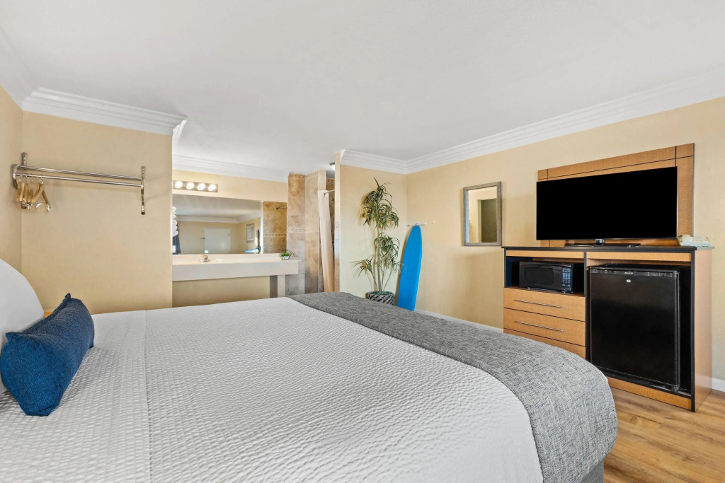 Travelodge by Wyndham San Clemente Beach