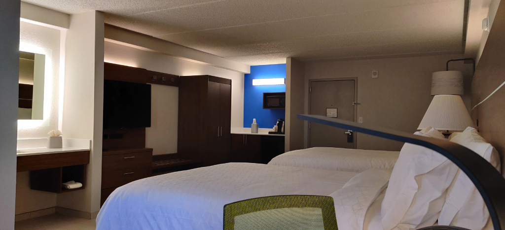 Holiday Inn Express & Suites Irving Conv Ctr - Las Colinas by IHG