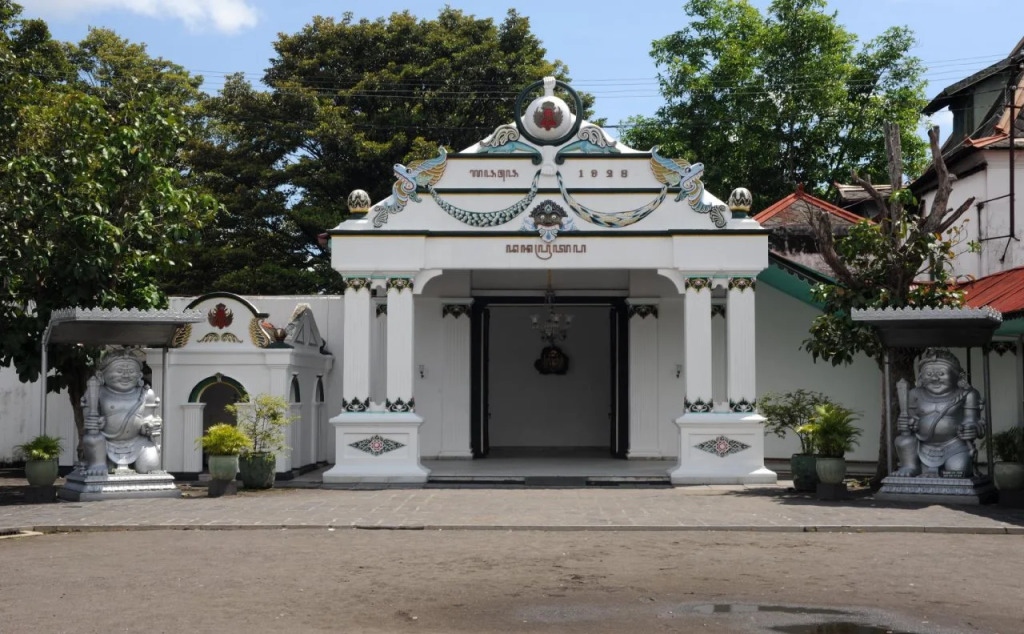 RedDoorz near Adisucipto Airport