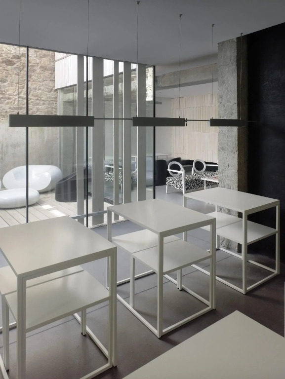 Moure Hotel