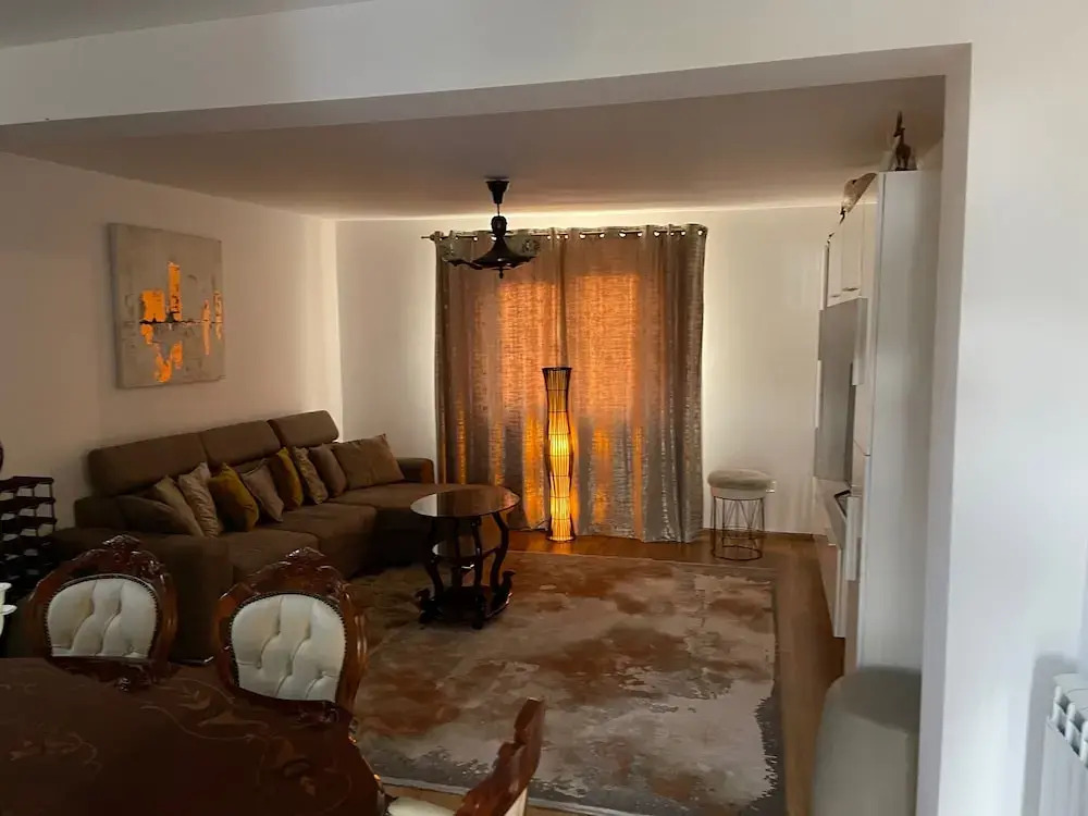 Bucovina-mountainhouse-5br-fireplace-hottub-wifi