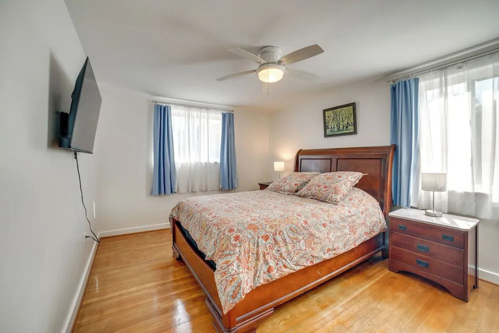 6 Mi to Dtwn: Pittsburgh Townhome w/ Porch