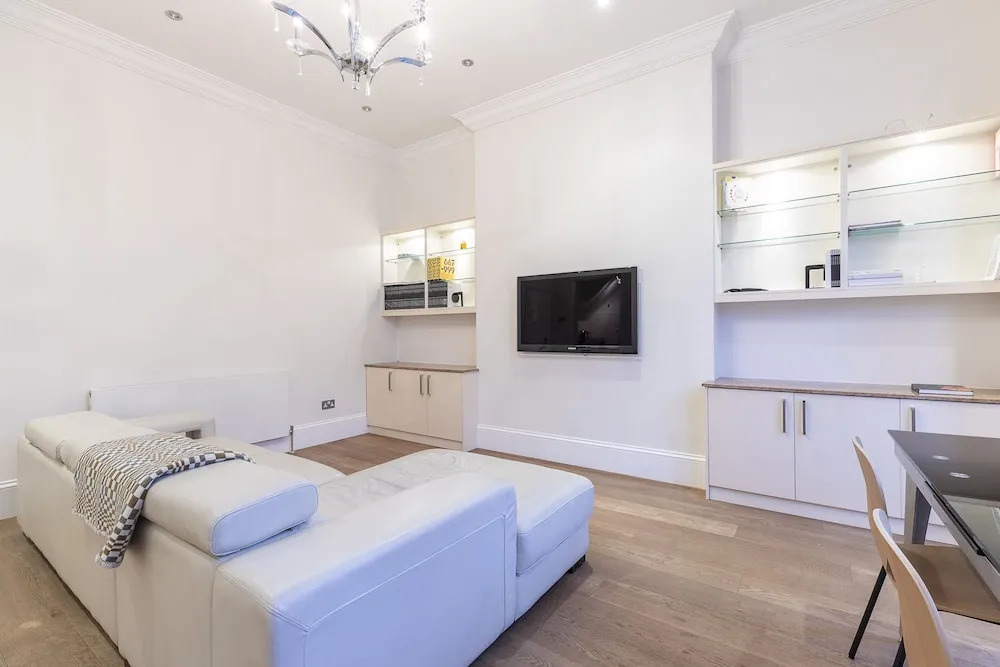 Chic 2BR apt in Kensington, Near Holland Park