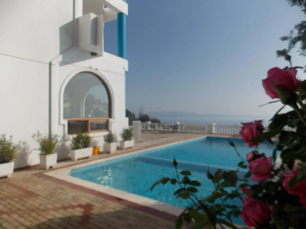 Paradise Hotel