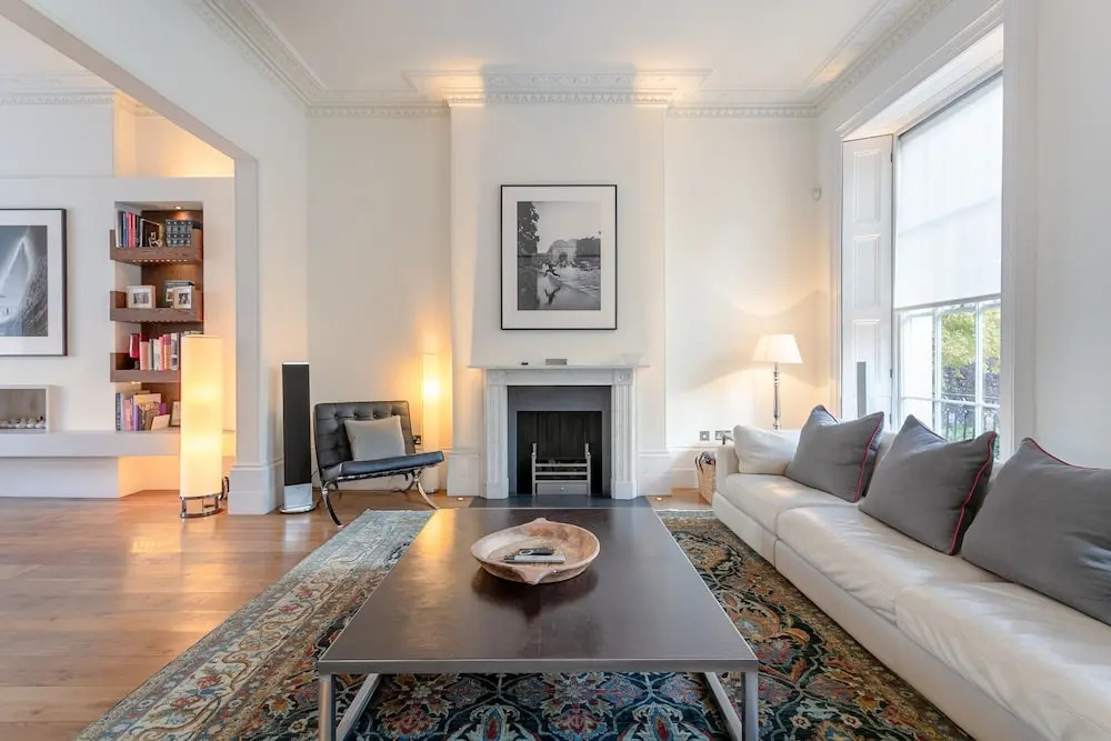 3 Bedroom Family House In Regents Park