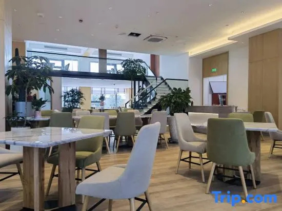 Vienna International Hotel (Yongkang Passenger Transport Center High Speed Rail South Station Store)