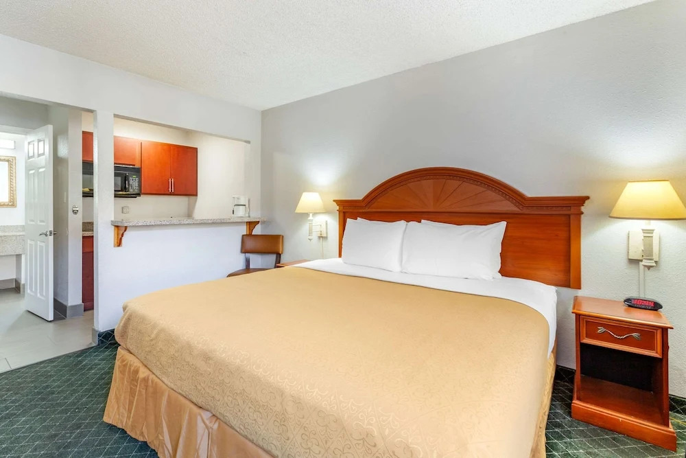 Motel 6 Phoenix - Scottsdale West, AZ