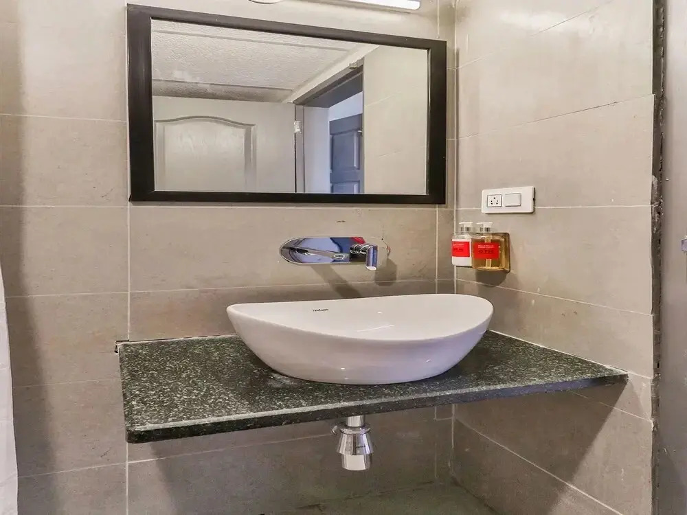 Sumithra Inn by OYO Rooms