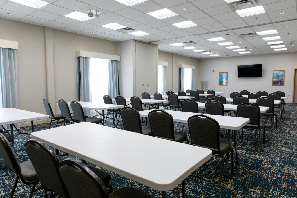 Hampton Inn & Suites Jennings
