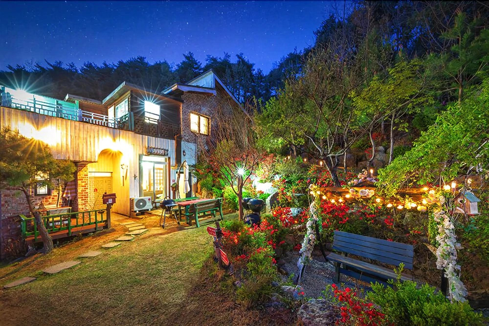 Yangyang Santa Hill Pension