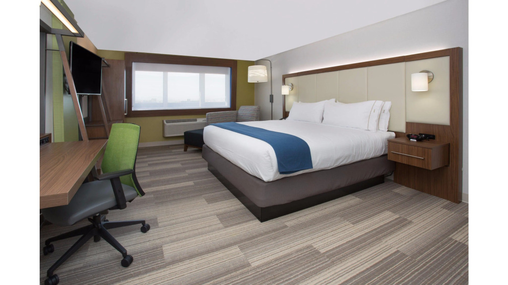 Holiday Inn Express & Suites - Olathe South by IHG