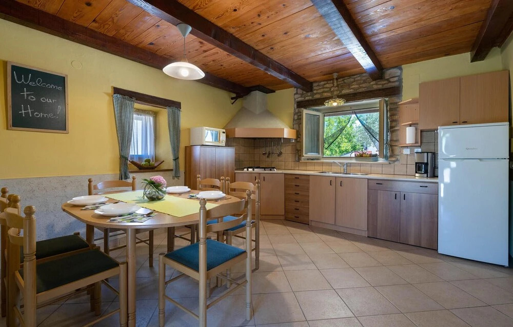 Two-Bedroom Holiday Home Sarici With An Outdoor Swimming Pool 08