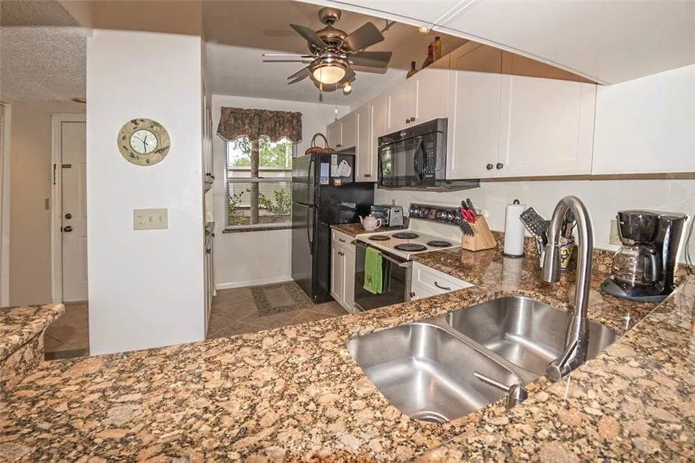 Tangerine Condo at Plantation