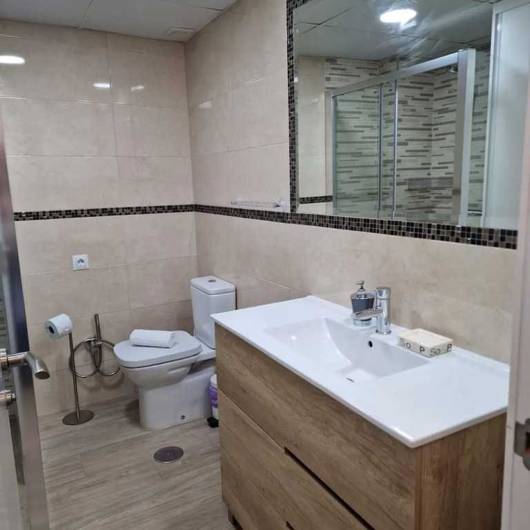 AS EXT Fgrl PYR 712 in Fuengirola