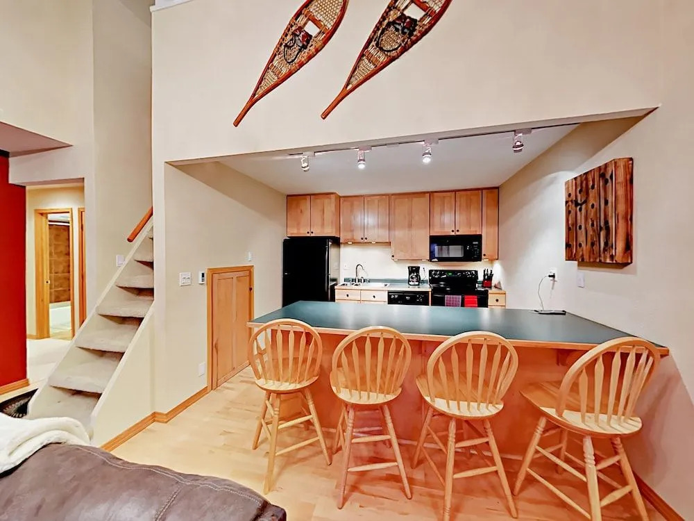 800 Columbine Road Condo Unit B9