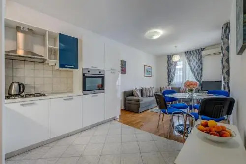 LCT Beacfront apartment ZS