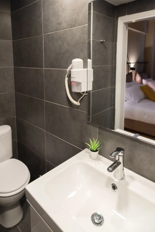 Hotel Tier