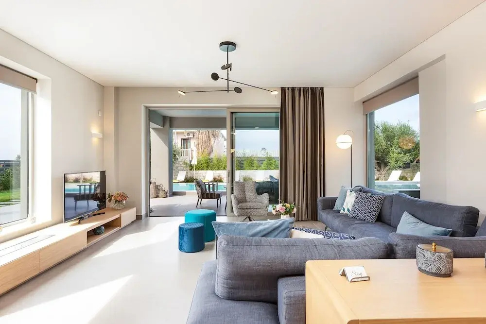 Lux Villa w Heated-hydromassage Pool 200m to sea