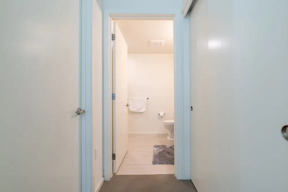 Sophari Isle: Mercer Island Apartments