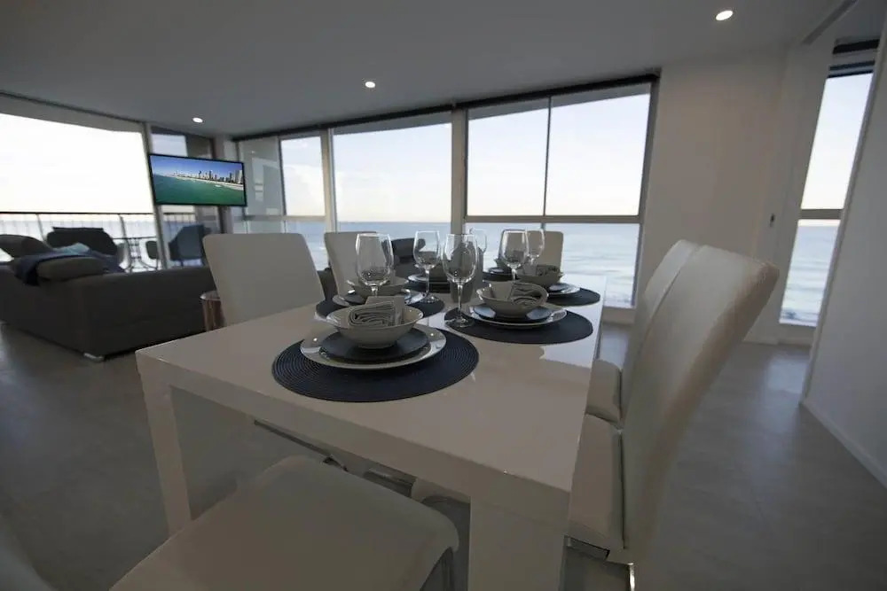Golden Sands on the Beach - Absolute Beachfront Apartments