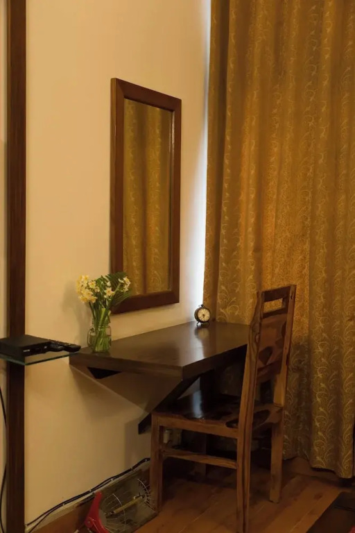 Room-hauz Khas 3 Rooms BnB