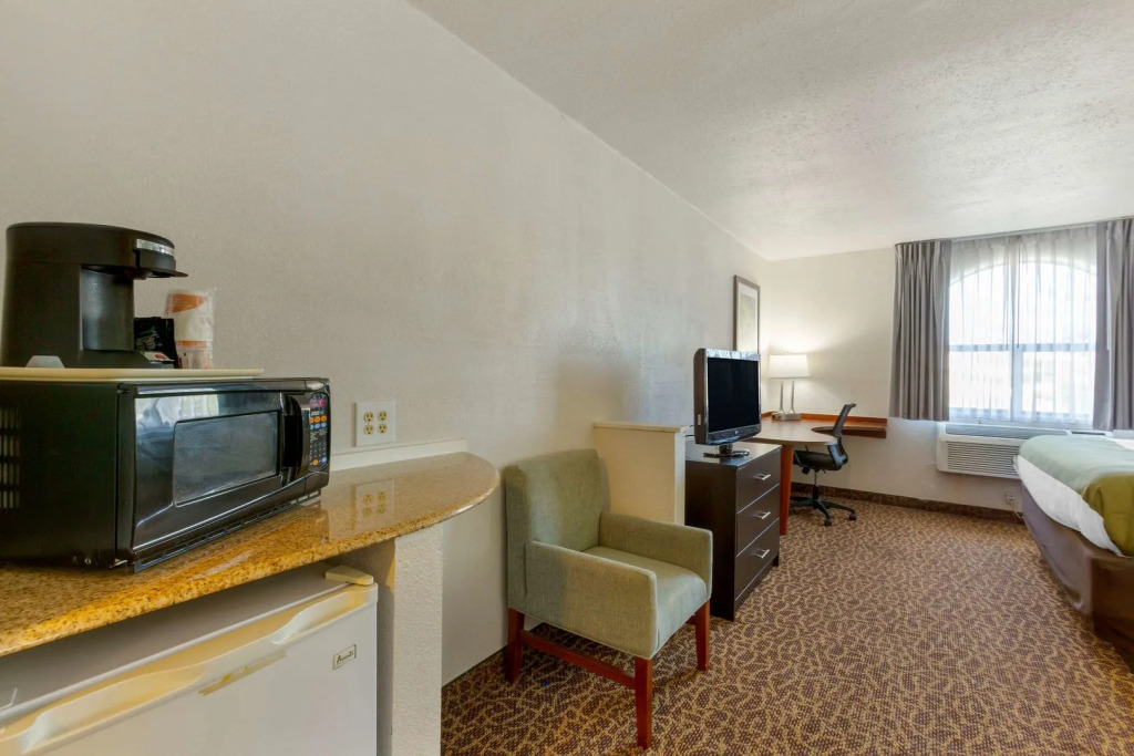 Quality Inn Alexis Rd