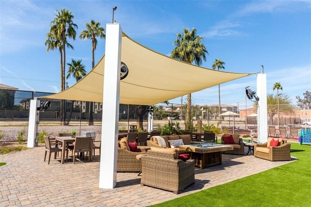 140 Fully Furnished Condo with WiFi by RedAwning