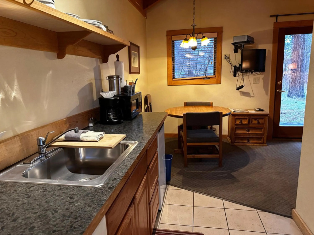 Chewuch Inn & Cabins