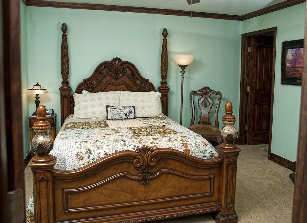 Yellow Rose Inn
