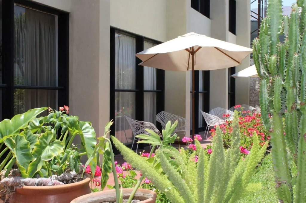 Holiday Suites
