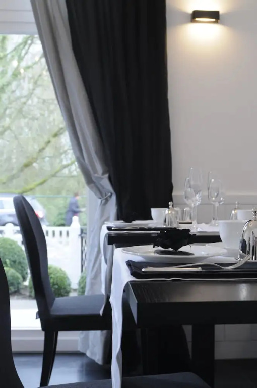 B&B Belrose Luxury